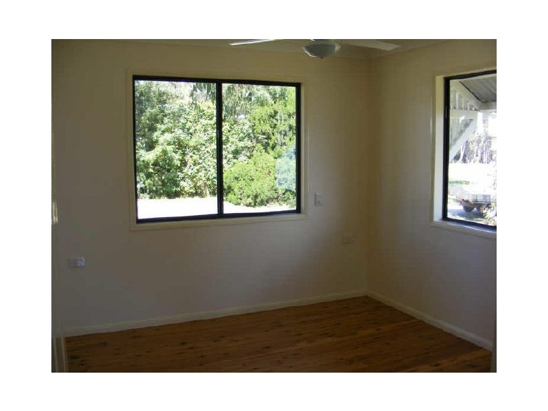 26 Kim St, Macleay Island QLD 4184