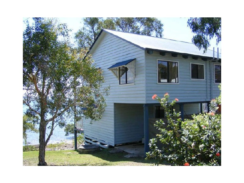 26 Kim St, Macleay Island QLD 4184
