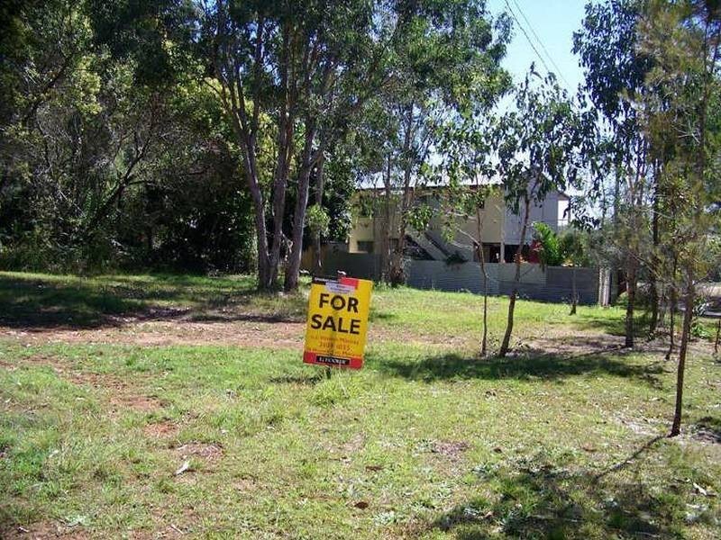 19 Noyes Parade, Karragarra Island QLD 4184
