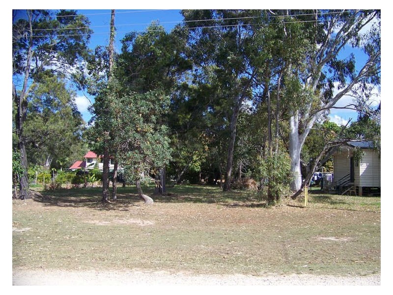 6 Glen St, Macleay Island QLD 4184