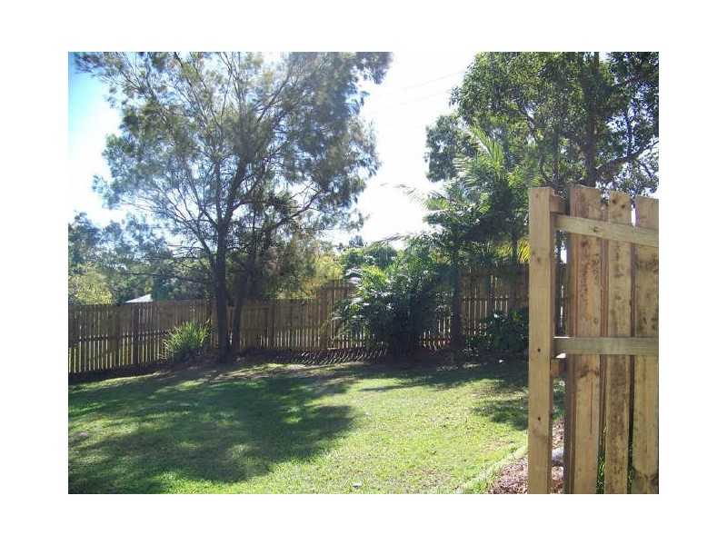 2 Alistair Crt, Macleay Island QLD 4184