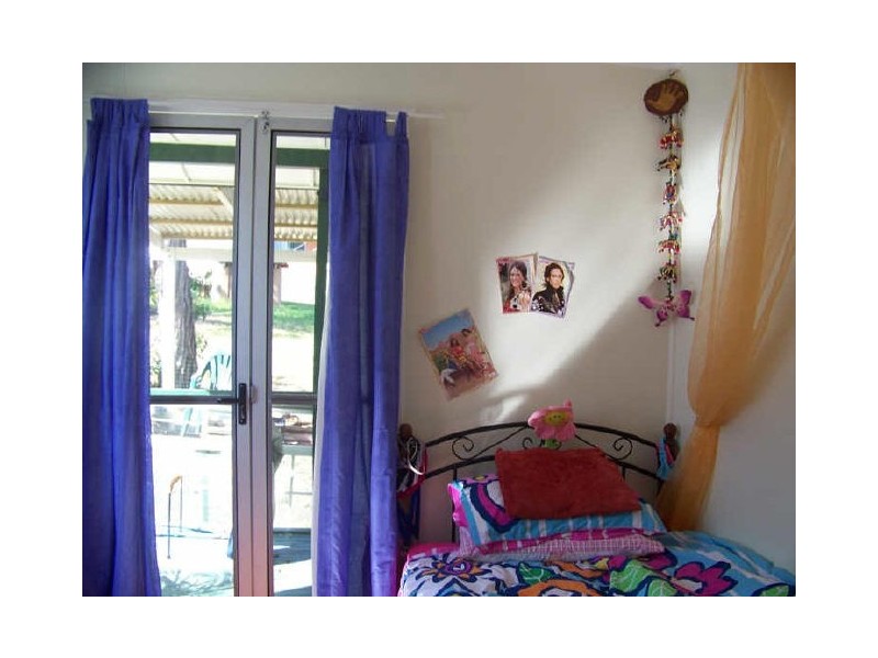 2 Alistair Crt, Macleay Island QLD 4184