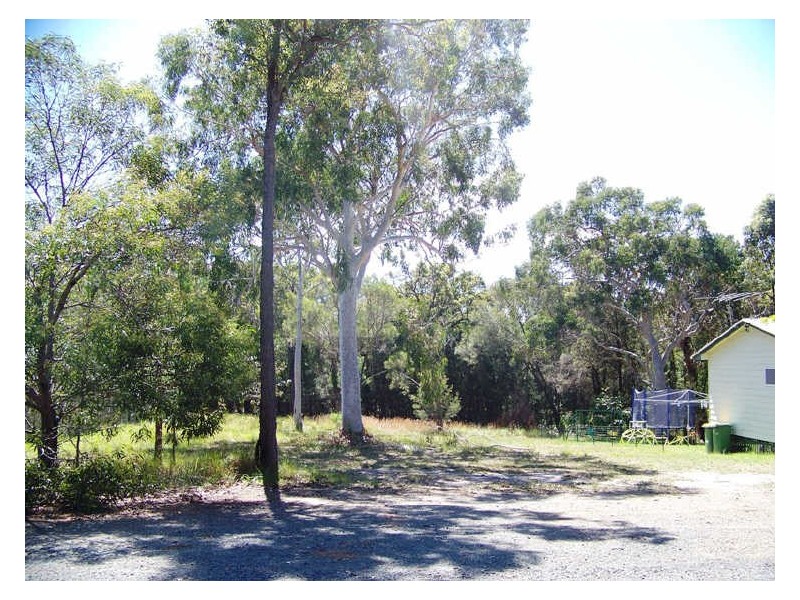 3 Oomool Street, Macleay Island QLD 4184