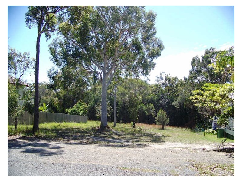 3 Oomool Street, Macleay Island QLD 4184