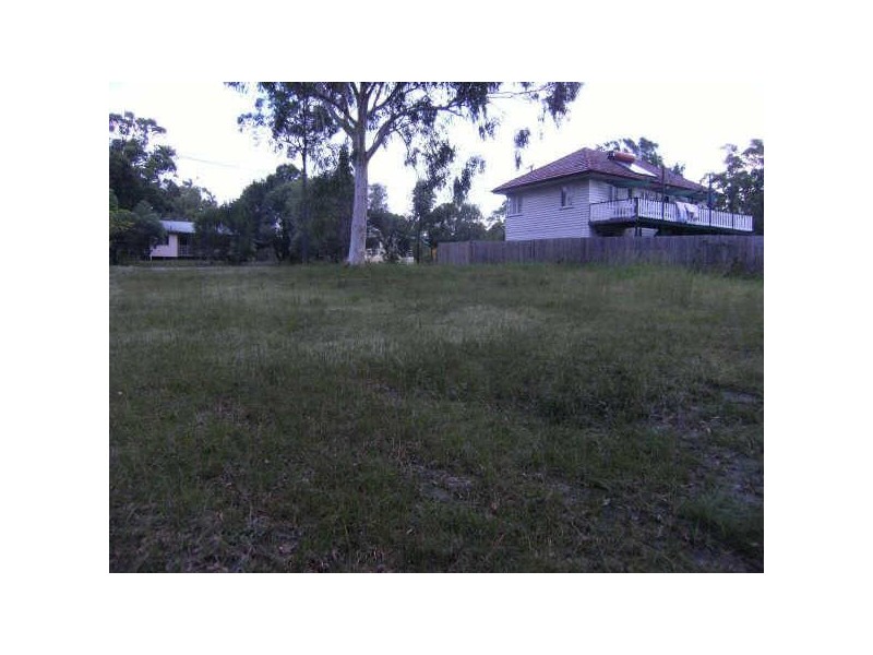 3 Oomool Street, Macleay Island QLD 4184