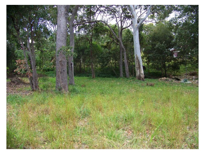 73 Eastbourne Tce, Macleay Island QLD 4184