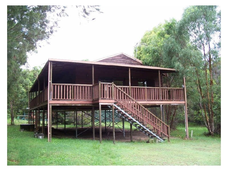 40 Piccaninny St, Macleay Island QLD 4184