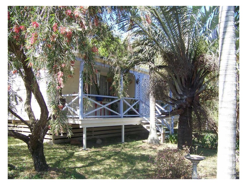160 High Central Road, Macleay Island QLD 4184