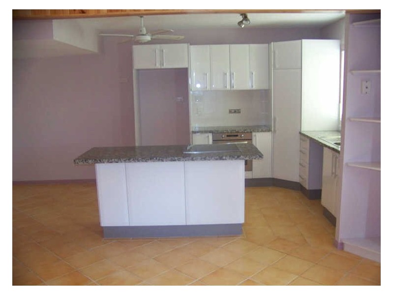 23 Hamilton Parade, Macleay Island QLD 4184