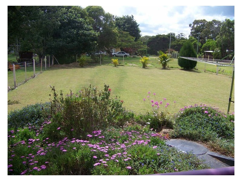 23 Hamilton Parade, Macleay Island QLD 4184