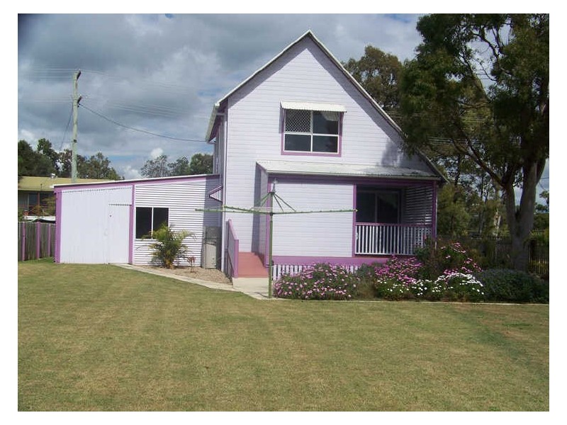 23 Hamilton Parade, Macleay Island QLD 4184