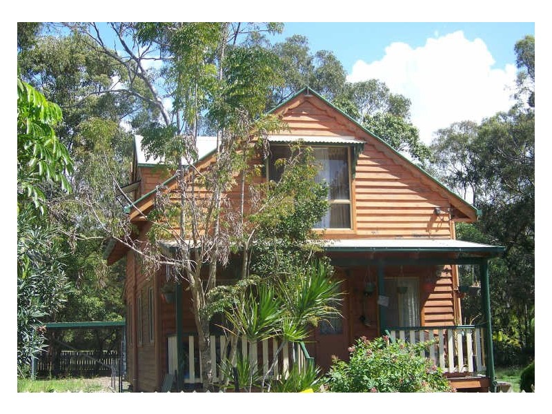 13 Citron St, Macleay Island QLD 4184