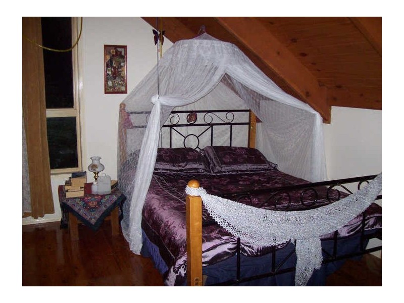 13 Citron St, Macleay Island QLD 4184