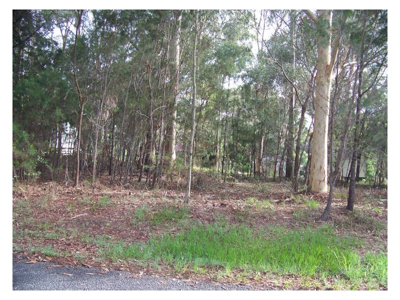 2 Baracoota St, Macleay Island QLD 4184