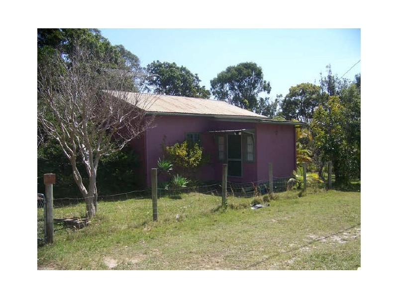 3 Heath St, Macleay Island QLD 4184