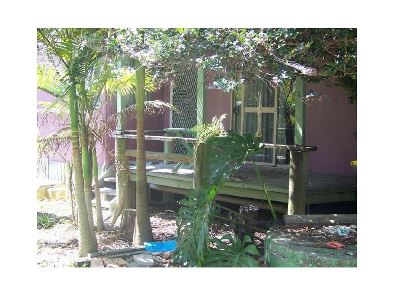 3 Heath St, Macleay Island QLD 4184