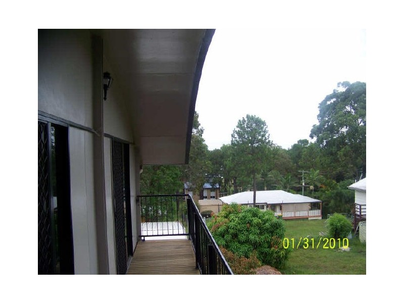 9 Helen Parade, Lamb Island QLD 4184