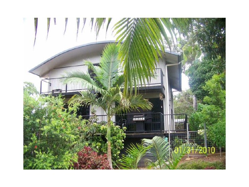 9 Helen Parade, Lamb Island QLD 4184
