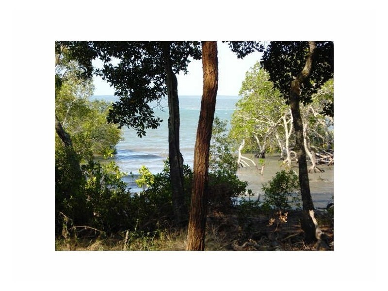 33 Calm Waters Crescent, Coochiemudlo Island QLD 4184