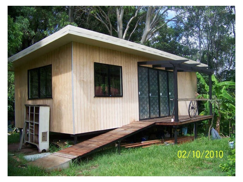 8 Scarborough Terrace, Macleay Island QLD 4184