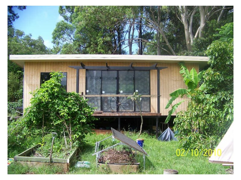 8 Scarborough Terrace, Macleay Island QLD 4184