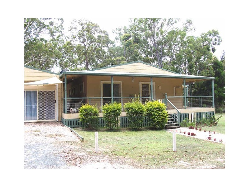 21 Cabriolet Crescent, Macleay Island QLD 4184