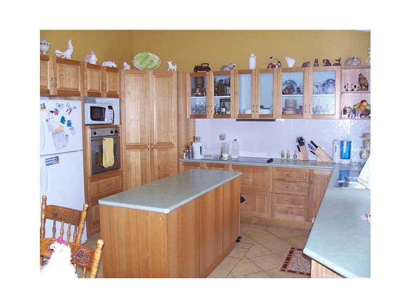 21 Cabriolet Crescent, Macleay Island QLD 4184