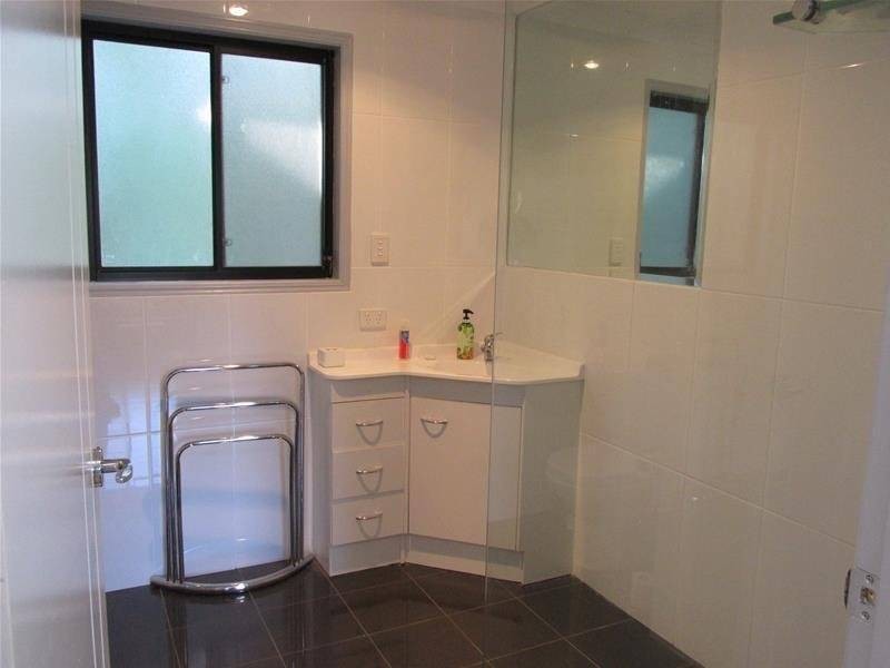 15 Alexander Street, Macleay Island QLD 4184