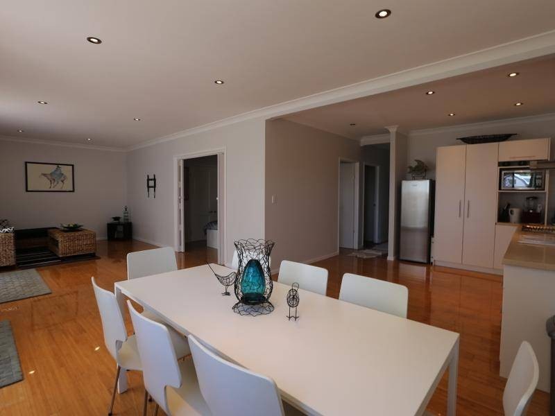 16 Ketch Street, Russell Island QLD 4184