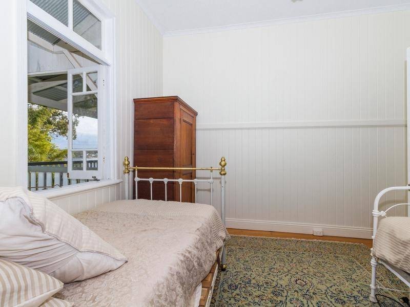 12 Thompson Esplanade, Russell Island QLD 4184