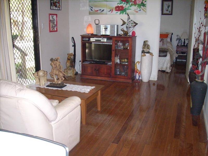 17 Cook Street, Russell Island QLD 4184