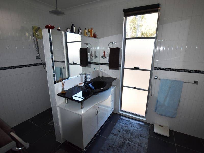 2 Billambang Street, Russell Island QLD 4184