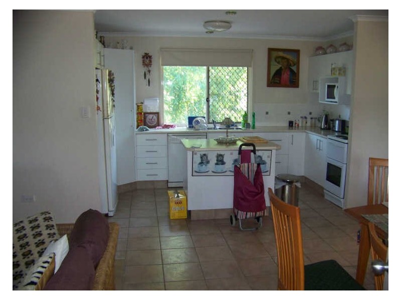 2 Parakeet Street, Macleay Island QLD 4184