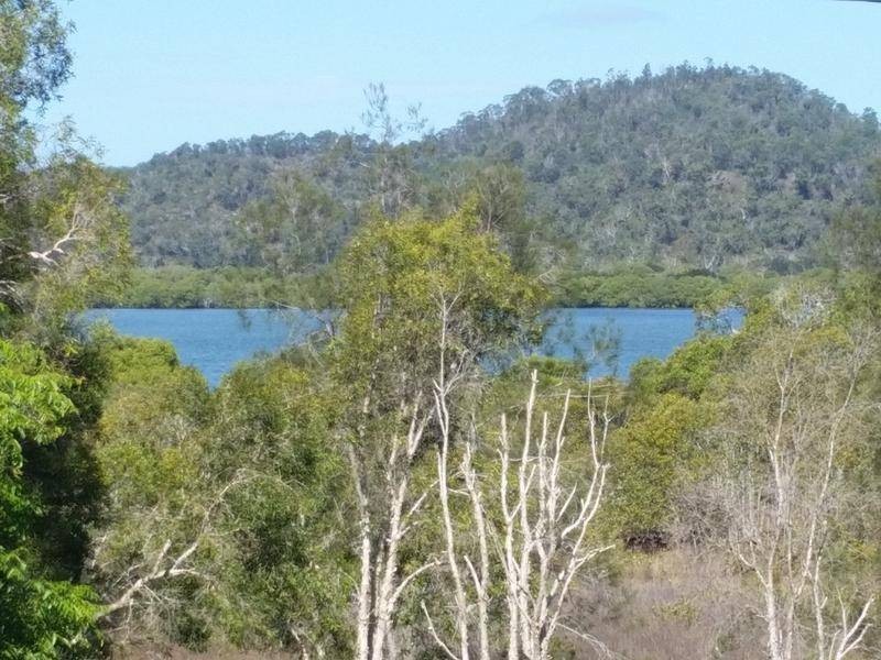 30-32 Inlet Ave, Russell Island QLD 4184