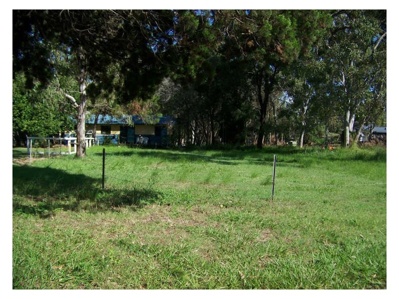 10 Kim Cres, Macleay Island QLD 4184