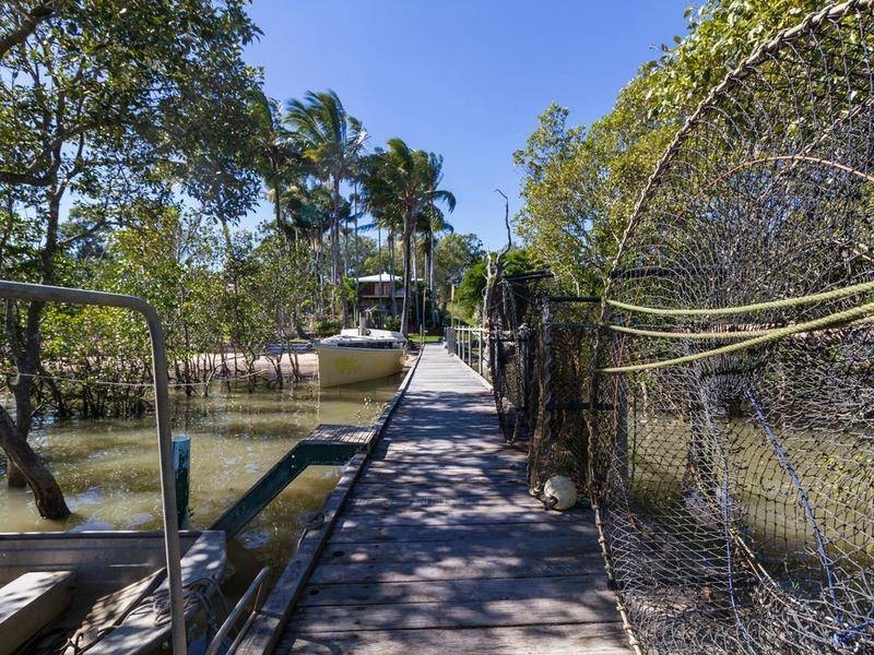 138 Palm Beach Road, Russell Island QLD 4184