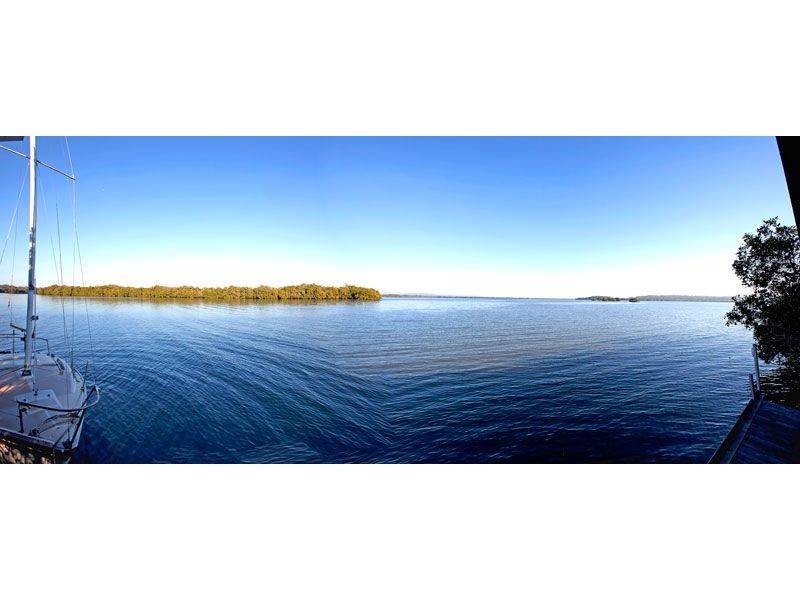 138 Palm Beach Road, Russell Island QLD 4184