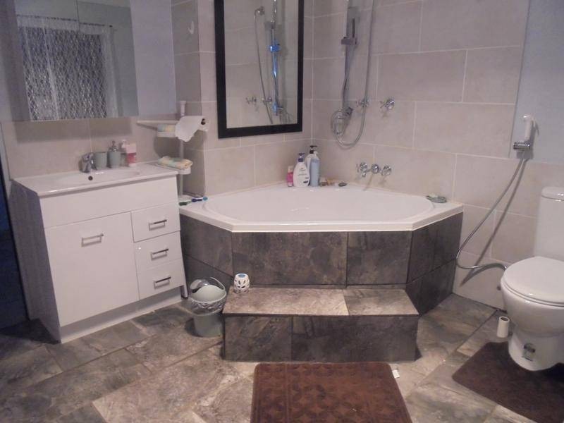 12 Tulip Street, Russell Island QLD 4184