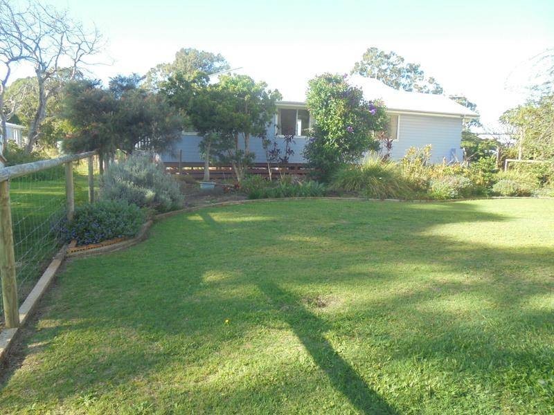 7 Aquarius Road, Russell Island QLD 4184