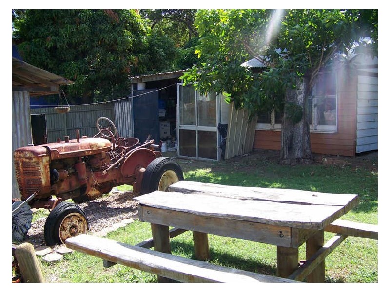 3 Marine Street, Macleay Island QLD 4184