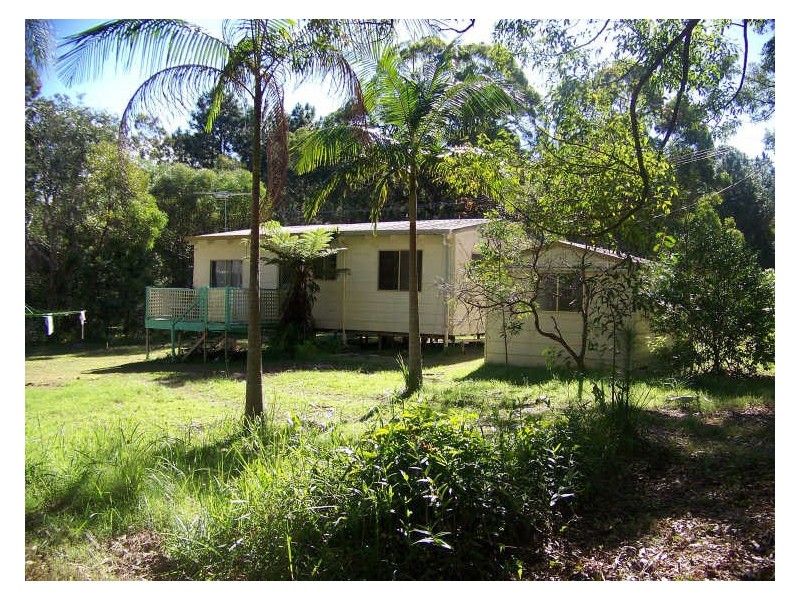 4 Dove Street, Macleay Island QLD 4184