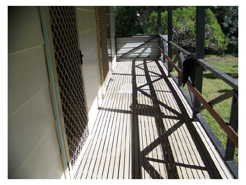 4 Dove Street, Macleay Island QLD 4184