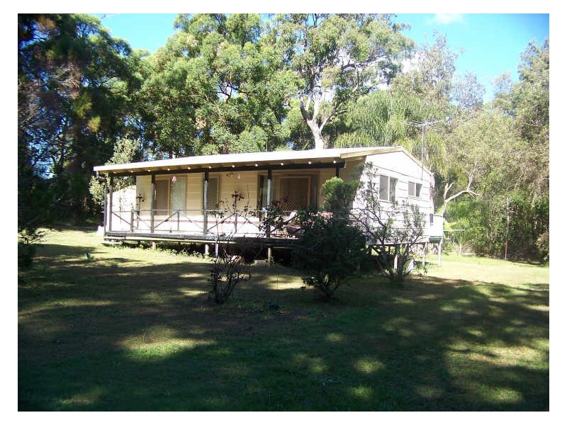 4 Dove Street, Macleay Island QLD 4184