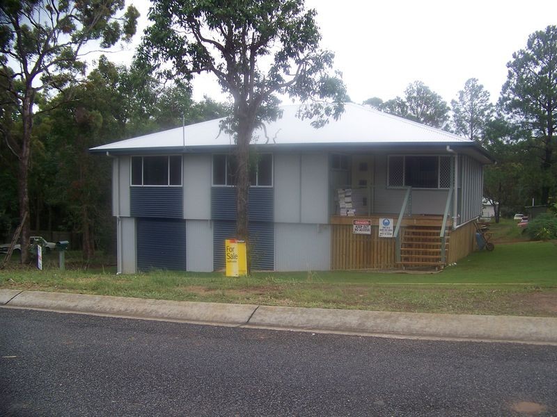 17 Michael Street, Macleay Island QLD 4184