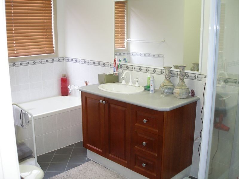 16 Eastborne Terrace, Macleay Island QLD 4184