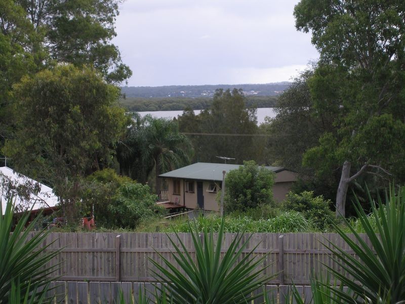 16 Eastborne Terrace, Macleay Island QLD 4184