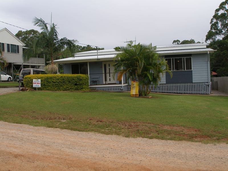 16 Eastborne Terrace, Macleay Island QLD 4184