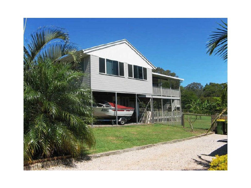 18 Eastbourne Steet, Macleay Island QLD 4184