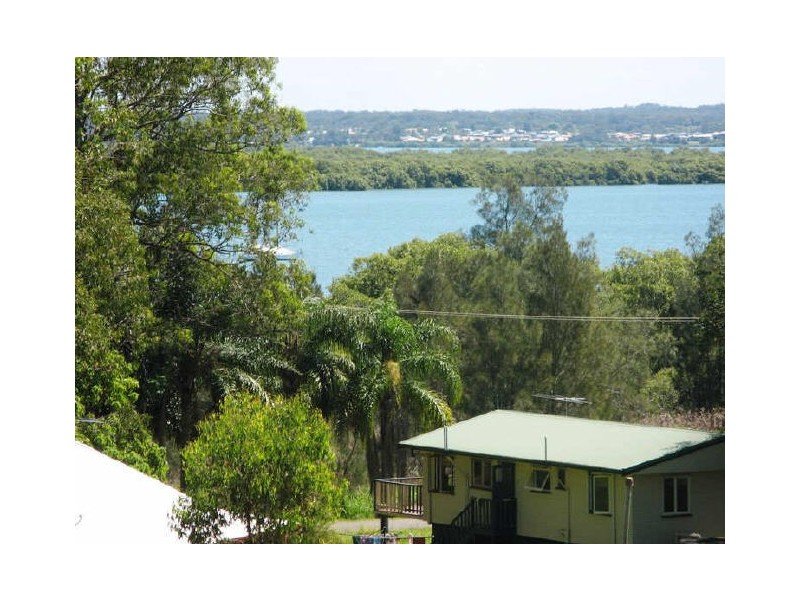 18 Eastbourne Steet, Macleay Island QLD 4184