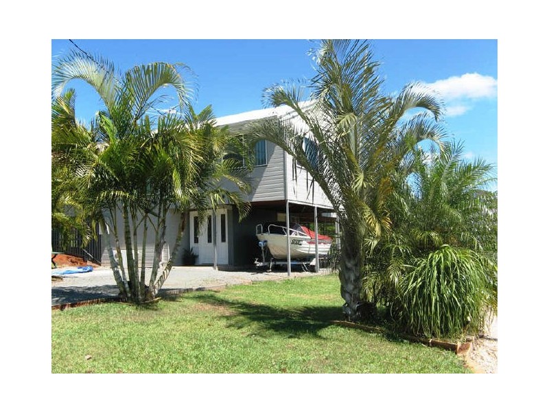 18 Eastbourne Steet, Macleay Island QLD 4184